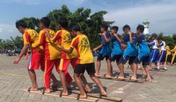 Melihat Keseruan Lomba Permainan Tradisional Siswa SD di Ponorogo