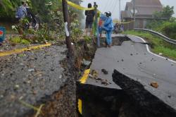 5 Ruas Jalan di Lebak Masuk Zona Rawan Longsor, Pemkab Imbau Warga Tetap Waspada!