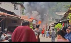Kepanikan di Pemancungan! 14 Rumah Warga Ludes Terbakar, Diduga Akibat Bakar Sampah
