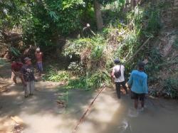 Cegah Banjir, Perhutani Bareng Warga Dan LMDH Bersihkan Sungai di Tanjungharjo, Ngraringan