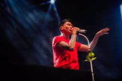 Anji Pukau Panggung Musik di Semarang, Ribuan Penonton Tersihir Suaranya