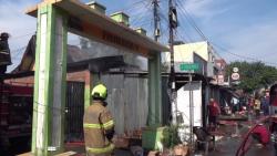 Kebakaran Hanguskan Warung Coto dan Kios di Makassar