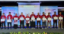 Siapa Sangka, Petugas Keamanan dan Kurir Ini Masuk Daftar Insan Layanan Terbaik 2025!
