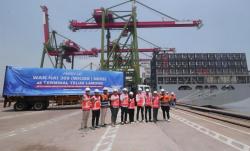 Kapal MV Wan Hai 369 Sandar di Terminal Teluk Lamong, Jadi Pelabuhan Strategis Setiap Pekan