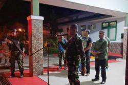 Dandim 1806 Teluk Bintuni Pimpin Upacara Khidmat Pelepasan Jenazah Praka Amin Nurohman