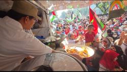 Ribuan Massa Ikut Aksi Bela Palestina di Patung Kuda, Rumah Zakat Bagikan Makanan dan Minuman Gratis