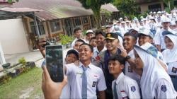 Momen Baper: Kapolda Hendro Pamitan Pindah ke Mabes, Nangis di Depan Siswa SMAN 1 Tanjung Pandan