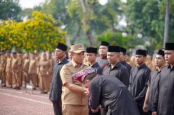 Bupati Aep Lepas Kafilah Karawang ke STQH dan Festival Seni Budaya Islam Nasional