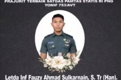 Diterbangkan ke Makassar, Jenazah Letda Fauzi Gugur Ditembak OPM Dimakamkan di Taman Makam Pahlawan