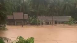 Air Naik Tanpa Ampun, Warga Ciparanti Panik Saat Banjir Besar Terjang di Waktu Subuh