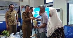 Bupati Kudus Serahkan Bantuan Kaki Palsu untuk Penyandang Disabilitas