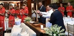 Prabowo Pulang dari Mesir, Langsung Bahas Gagalnya Timnas: Angkat Kepala, Kita Belum Kalah!