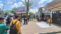 Mahasiswa Geruduk DPRD Kaltim, Tuntut Anggota Dewan Jaga Etika dan Bersikap Bijak di Ruang Publik