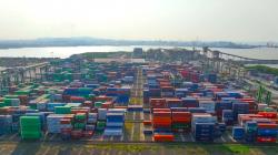 Teluk Lamong Semakin Sibuk, Bongkar Muat Petikemas Tembus 2 Juta TEUs Sepanjang 2025