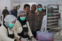 Pastikan Standar Pelayanan Gizi, Kapolda Jateng Cek Fasilitas SPPG Polrestabes Semarang