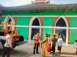 Sentuhan Edukatif Polisi, Bantu Santri Belajar Lebih Nyaman Melalui Aksi Peduli Dunia Pendidikan