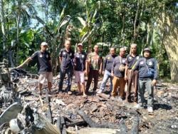 Tangisan di Malingping: Pasutri Dede-Sarnah Lemas Rumah Terbakar Ludes, Kehilangan Semuanya