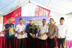 Legislator Salurkan Bantuan Bibit Produktif untuk Masyarakat Lebak