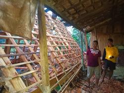 Diterjang Angin Kencang, 7 Rumah Roboh Dan Puluhan Lainnya Rusak di Grobogan