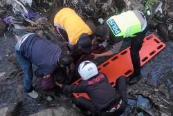 Motor Oleng, Ibu dan Anak Nyemplung Parit 3 Meter di Depan PLN Ungaran