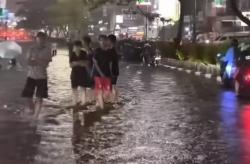 Awas! Depok Dikepung Siklon dan Penguapan  Laut Ekstrim, Bisa Terulang Banjir Besar Lumpuhkan Kota