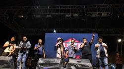 5.000 Penonton Bersorak! Pejabat Daerah Tampil Nge-Jam Bareng Virgoun di Panggung TOTK Samosir