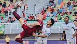 Debut Pahit Ahmad Amiruddin! PSM Makassar Takluk 1-2 dari Arema FC di Parepare