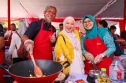 Ramaikan Festival, Sekda Sumarno Ikut Lomba Masak Cap Cay Sayur,Dorong Gizi Seimbang 
