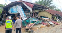 Diduga Sopir Mengantuk, Bus ALS Terguling di Labusel: Lima Penumpang Luka dan Sopir Kabur!