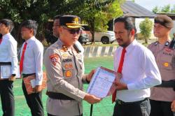 Kapolres Tual Beri Penghargaan kepada 12 Anggota Berprestasi, Ungkap Cepat Kasus Pembunuhan