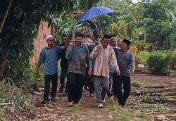 Tangis Ayah Pecah, Jesika Ditemukan Tewas di Saluran Air: Kalau Perlu, Nyawa Dibayar Nyawa!