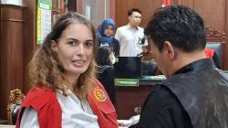 Bawa Kokain, WNA Belanda Kitty Van Riemsdijk Diadili di PN Surabaya