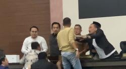 Rapat Dengar Pendapat Dugaan Malpraktik RS Hastien di DPRD Karawang Berlangsung Ricuh