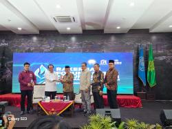 Mendikdasmen Abdul Mu'ti Raih Penghargaan Tokoh Peduli Pendidikan dari Forum Rektor PTMA