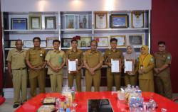 3 Lulusan IPDN Terima SK CPNS, PJ Sekda Bangka: Bekerjalah Sesuai Kemampuan dan Profesional