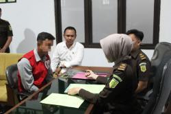BREAKING NEWS Kejari Kuningan Tahan 3 Tersangka Pencucian Uang Korupsi Bank BUMD
