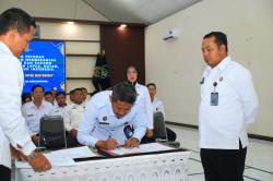 Bersih dari HP dan Narkoba, Lapas Banyuwangi Perkuat Sinergi dengan TNI-Polri Razia Barang Terlarang