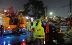 Insiden Kecelakaan KA Harina vs Truk di Perlintasan Kaligawe, Daop 4 Semarang Minta Maaf