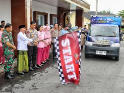 SPPG Polda Kalteng Distribusikan 1.000 Paket MBG untuk Pelajar SMPN 2 Palangka Raya