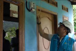 Cegah Kebakaran, 6 Warga Cilegon Nikmati Sambungan Listrik Gratis