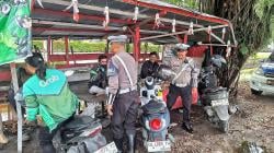 Polantas Manyapa, Personel Polresta Palangka Raya Ajak Driver Ojol Tertib Berlalu Lintas