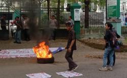 Mahasiswa Ngamuk! Rektorat Patria Artha Digeruduk, Tuntut Pembatalan DO Sepihak
