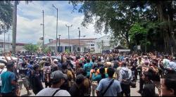 Sempat Diwanai Kericuhan Ratusan Sopir Angkot Gelar Aksi Geruduk Balaikota Bogor, Ini Tuntutannya