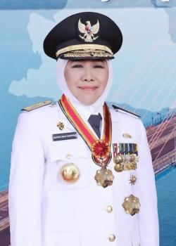 Tanggapi Keluhan Wali Murid SMAN 1 Ngawi, Khofifah: Jika Ada Pungli Laporkan ke APH!