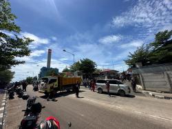 Ratusan Warga Blokade Akses PLTU  9–10 Suralaya, Tagih Bayaran Ke Hutama Karya