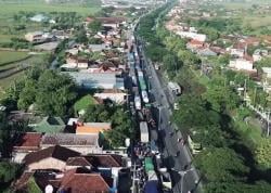 Macet Horor Imbas Banjir Kaligawe Mengular hingga Kalibanteng-Mangkang, Ini Penampakannya