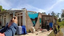 Ratusan Atap Rumah Warga di Cianjur Rusak Berat Setelah Dihantam Angin Beliung