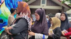 Mensos Saifullah Yusuf Tinjau Penyaluran Bansos di Cibinong, Pastikan Tepat Sasaran