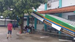 Hujan Angin Terjang Blora, Kanopi Sekolah dan Tribun Petanque Roboh