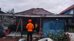 Tragedi di Kroya: Angin Puting Beliung Renggut Nyawa Lansia, Puluhan Rumah Porak-Poranda